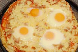 ham and egg pizza on the Cobb